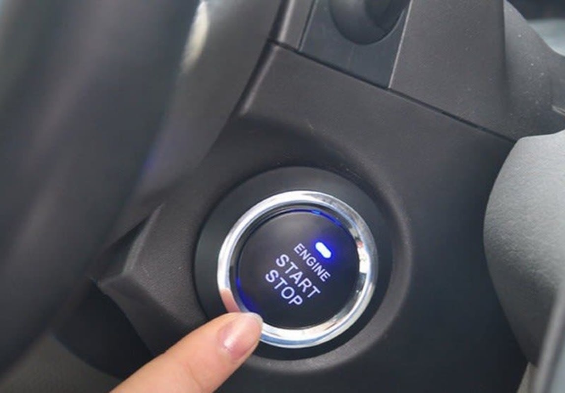 Alarma de presencia + botón de encendido push start/stop premium GENIUS | 2 controles | Botón de arranque | Arranque remoto